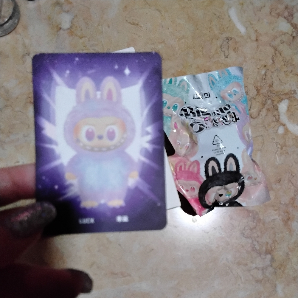 UNOPENED BIGINTO ENERGY LUCK LABUBU - Picture 4 of 8